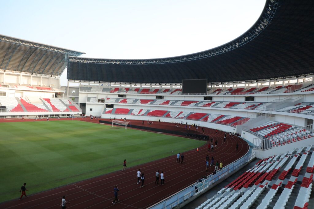 Stadion Jatidiri buka umum Semarang